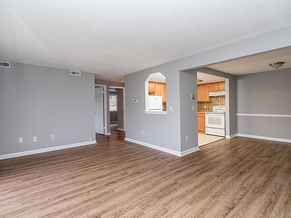 3rd image of 72 Oakridge Dr #66-2