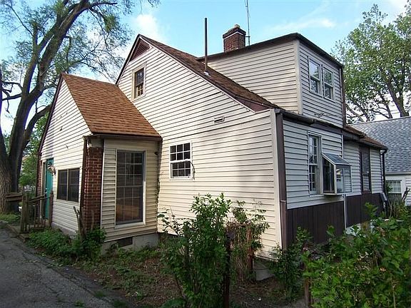 3rd image of 236 Ashwood Ave
