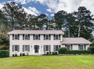 5040 Fox Forest Dr, Lilburn, GA