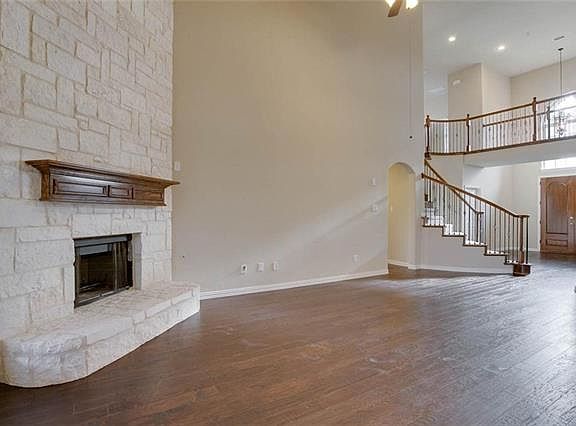 5th image of 706 Lorraine Ln