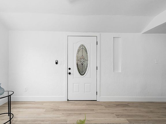 5th image of 1366 E Alexander Ave