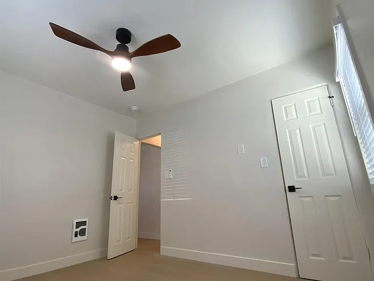 520 Glover Ave #A — Photo 14