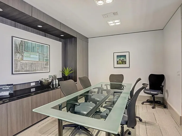 1901 Post Oak Blvd #2402 — Photo 20