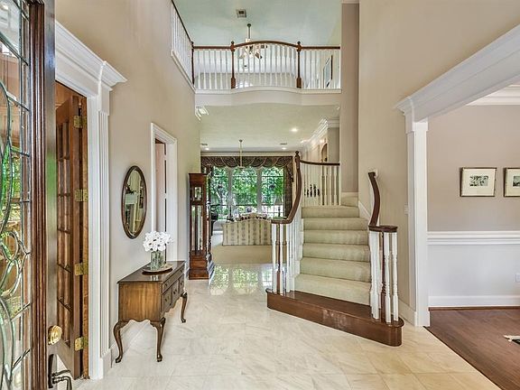 2nd image of 46 Champions Bend Cir