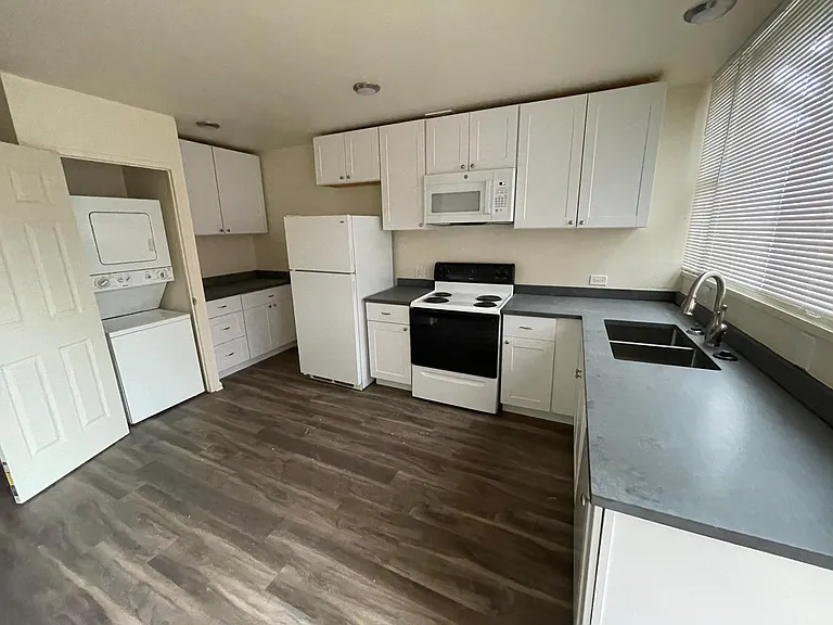 4550 Laguna Pl #102 — Photo 5