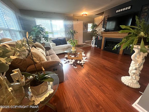 4th image of 54 Lower Ridge View Cir