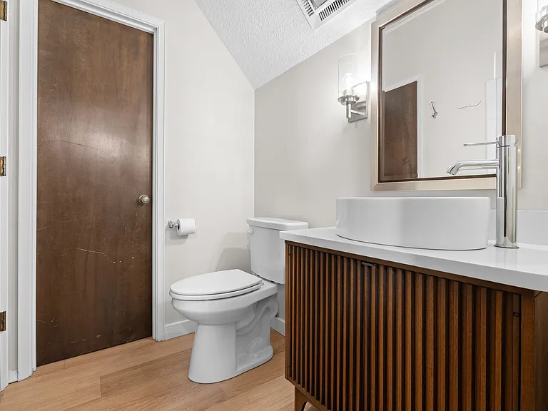 211 Wendwood Dr — Photo 13