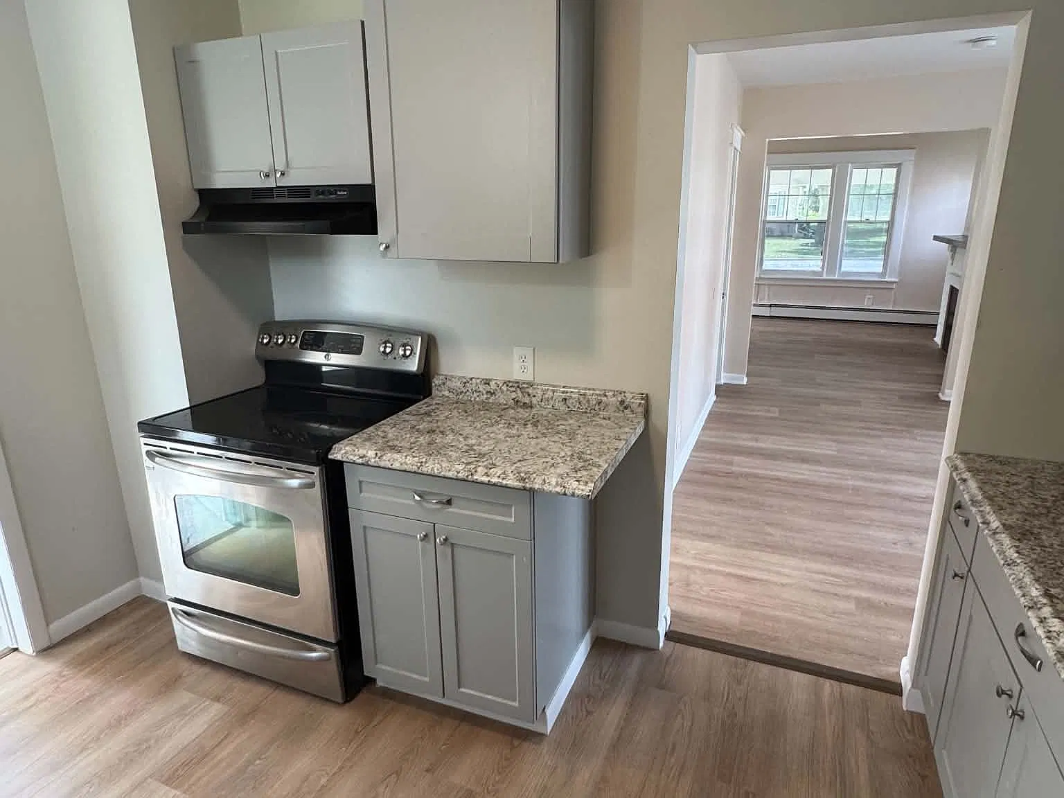 1 bed, 833 sqft, $950 — Photo 3