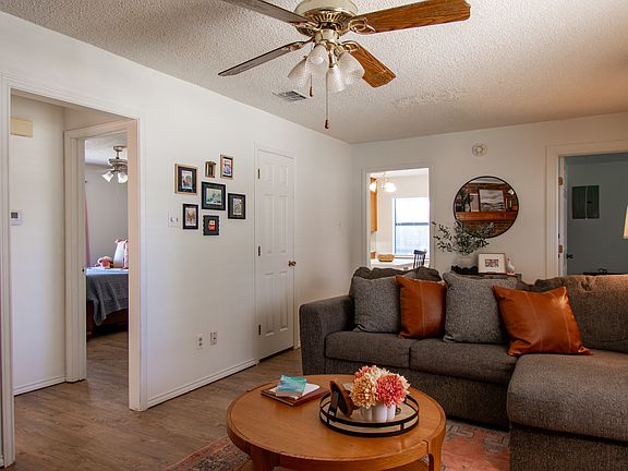 4th image of 4515 39th St