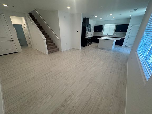 3rd image of 2933 E Veleta Dr