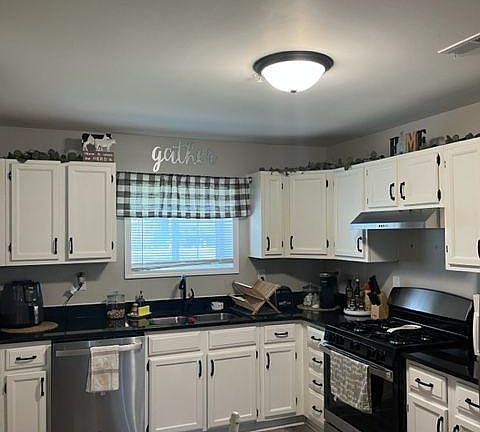 3rd image of 3555 Portage Point Blvd #1