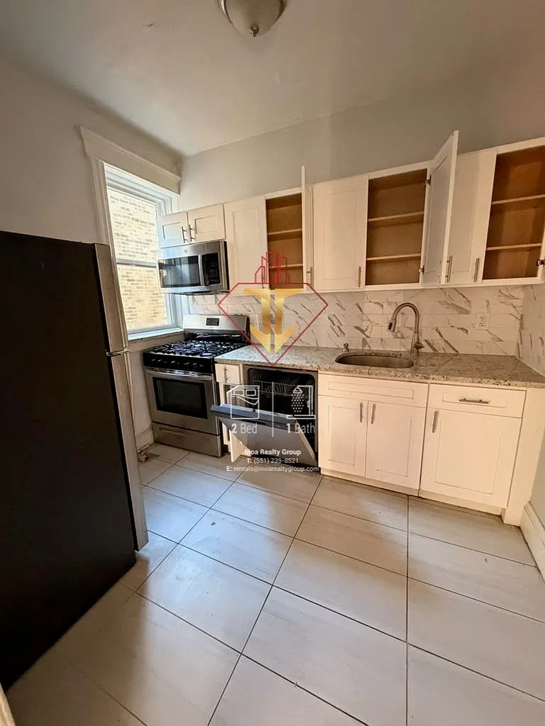 2 bed, 750 sqft, $2,000 — Photo 2