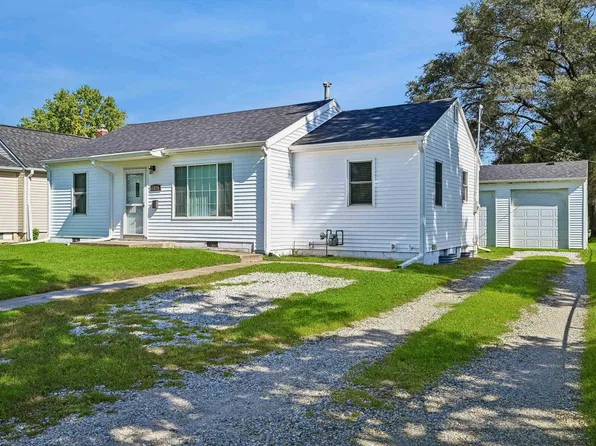 1215 Evergreen Ave, Waterloo, IA 50701