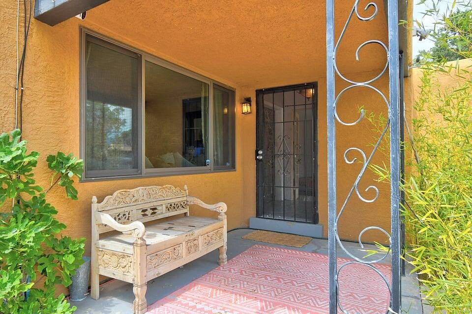 1st image of 709 Ortiz Dr NE