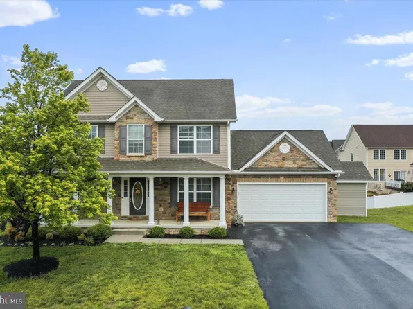 19 Balmoral Ln, Martinsburg, WV 25404