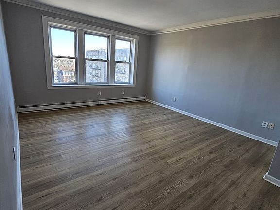 5th image of 69 N Arlington Ave APT 402