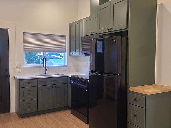 2nd image of 4111 NW Phinney Bay Dr