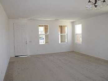 4th image of 37296 Bradford Dr