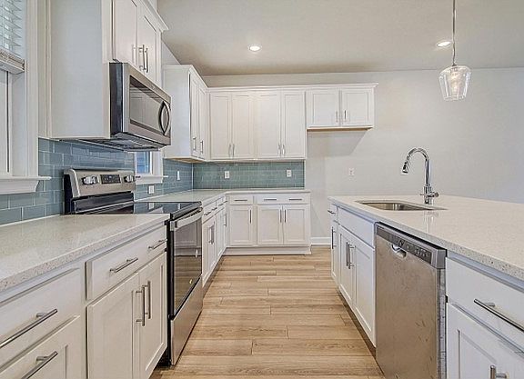 5th image of 217 Winding River Dr