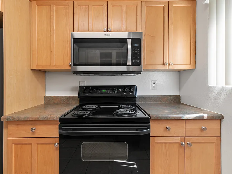 2850 Reynard Way #21 — Photo 17