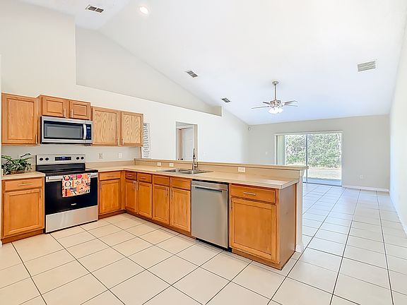 4th image of 313 Drum Ln