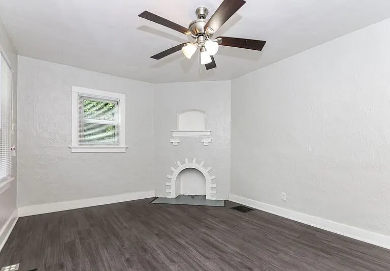 307-309 Delaware Ave #309 — Photo 3