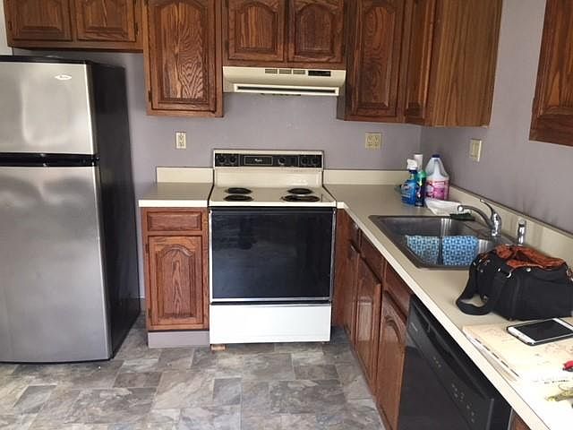 Stove to be replaced with matching black