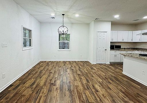4th image of 400 Powder River Cir