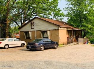 2648 S Getty St, Norton Shores, MI 49444