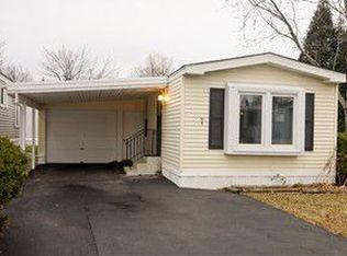 51 Boren Ave, Wauconda, IL 60084