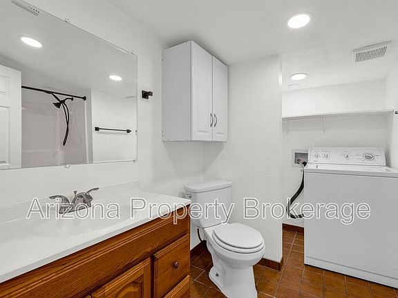 5th image of 2335 W Morten Ave