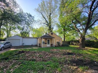 6 Charlotte Dr, Florissant, MO 63031