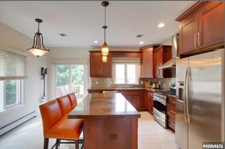 415 Westview Pl — Photo 3