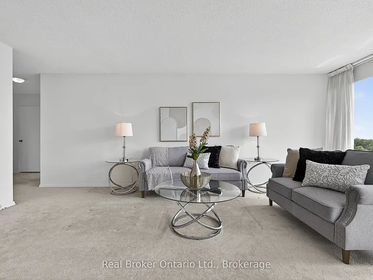 23 Woodlawn Rd E #811 — Photo 10