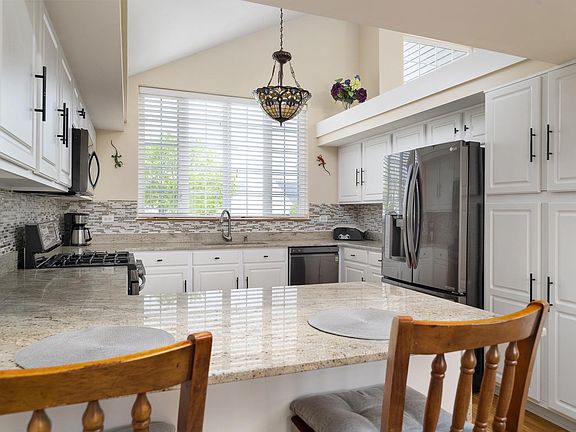 5th image of 2225 White Eagle Dr