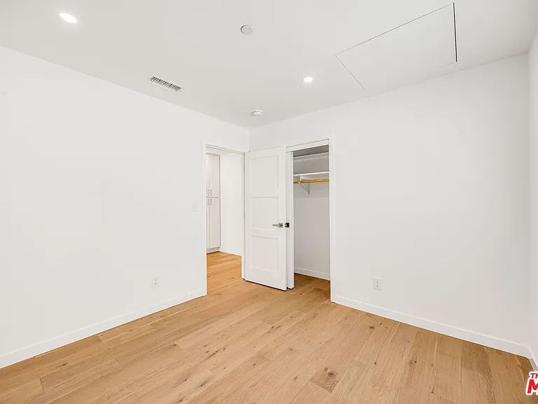 7935 Zelzah Ave — Photo 11