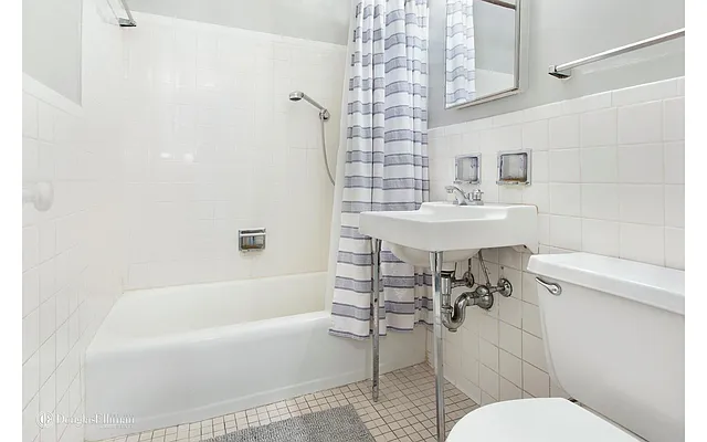 Rented by Douglas Elliman | media 33