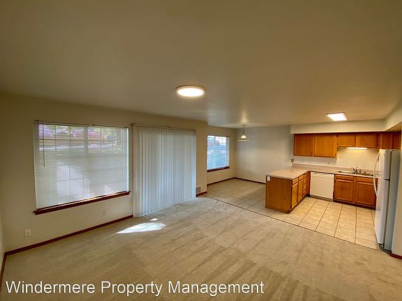 5th image of 2680 Alderwood Ave #9