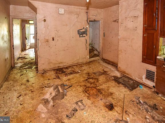 5th image of 3914 Elm Ave
