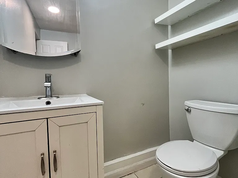 218 Bowers St #4 — Photo 11