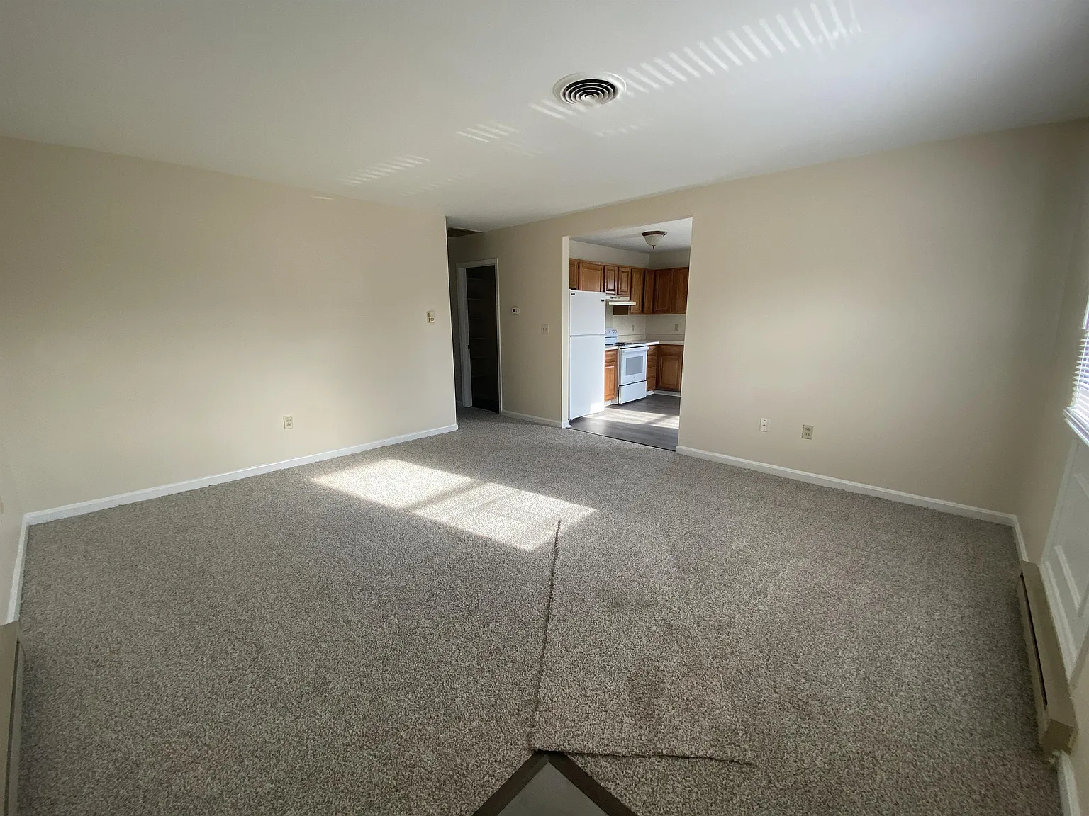 700 Thomas Lane - C - C — Photo 4