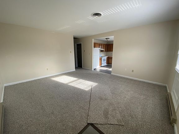 4th image of 700 Thomas Ln