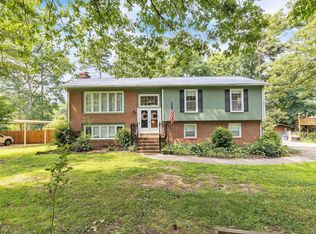 2712 Pebblebrook Dr, Sanford, NC 27330