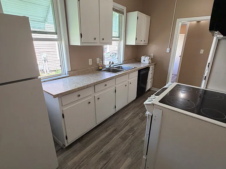 5235 Walker Ave — Photo 18