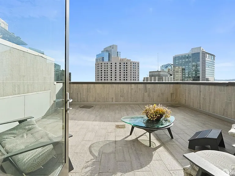 690 Market St #2202 — Photo 7