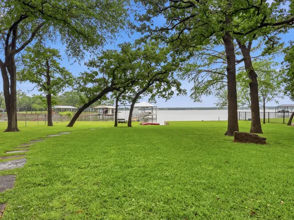 11761 Oakwood Ln, Fort Worth, TX 76179