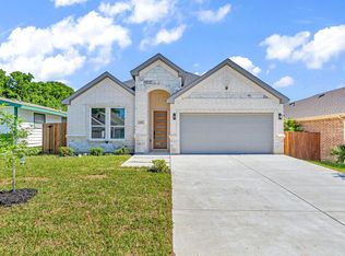 2006 San Antonio St, Grand Prairie, TX 75051