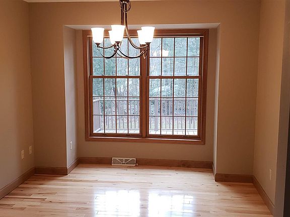 4th image of 38 Damascus Dr