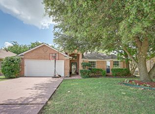 1716 Farmington Dr, Mansfield, TX 76063