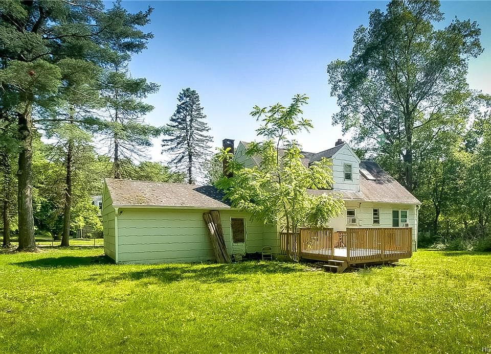 1st image of 5 Andrew Dr